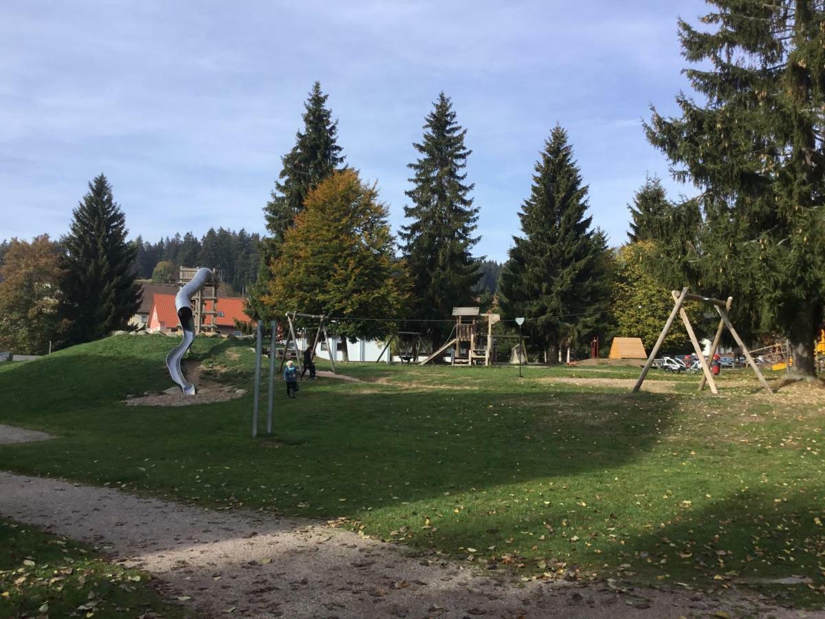Gemuetliche 1Z Fewo In Schoenwald Mit Balkon, Schwimmbad, Sauna, Fitness Buitenkant foto